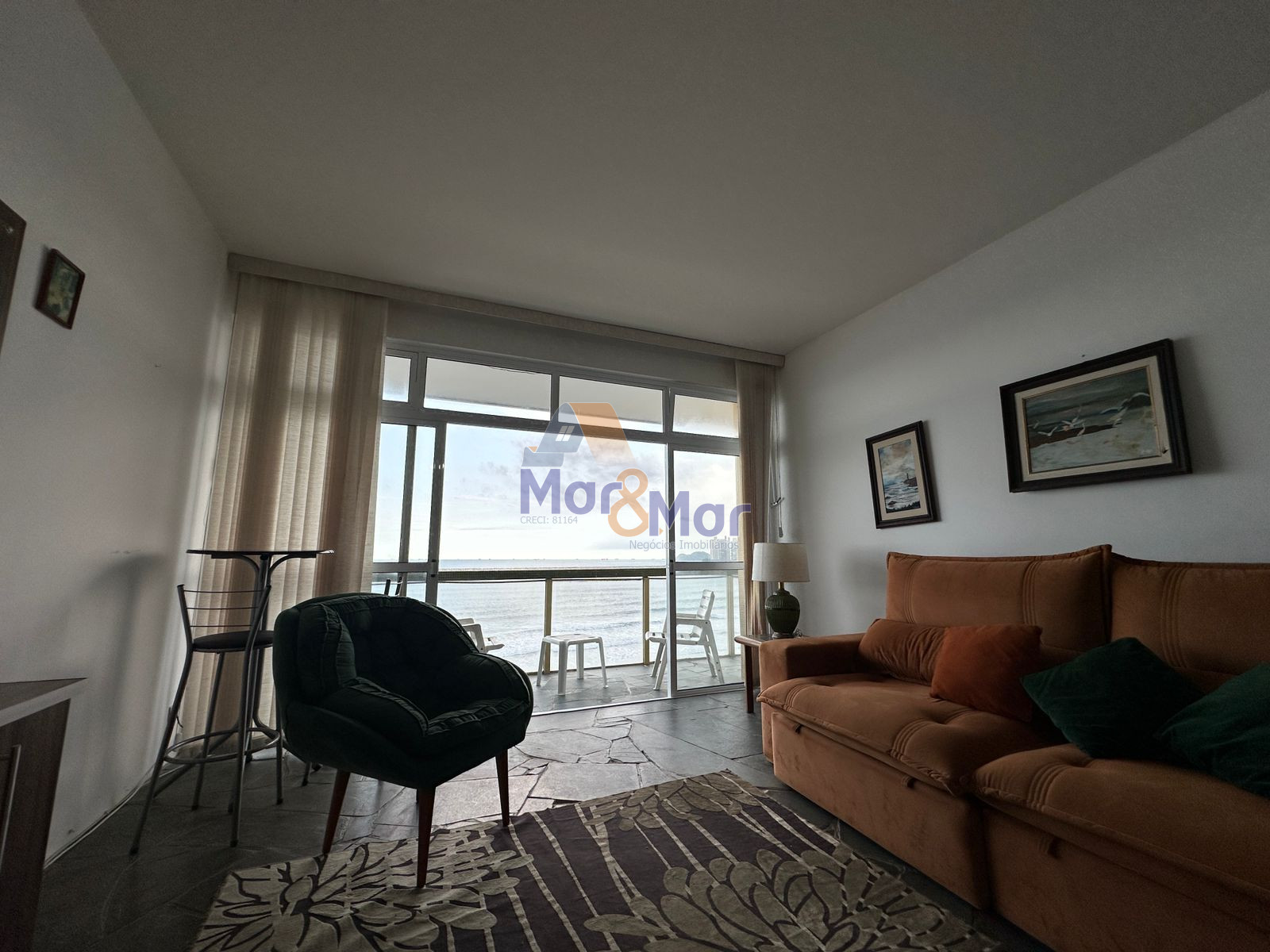 Apartamento Frente ao Mar nas Pitangueiras, Guarujá - SP