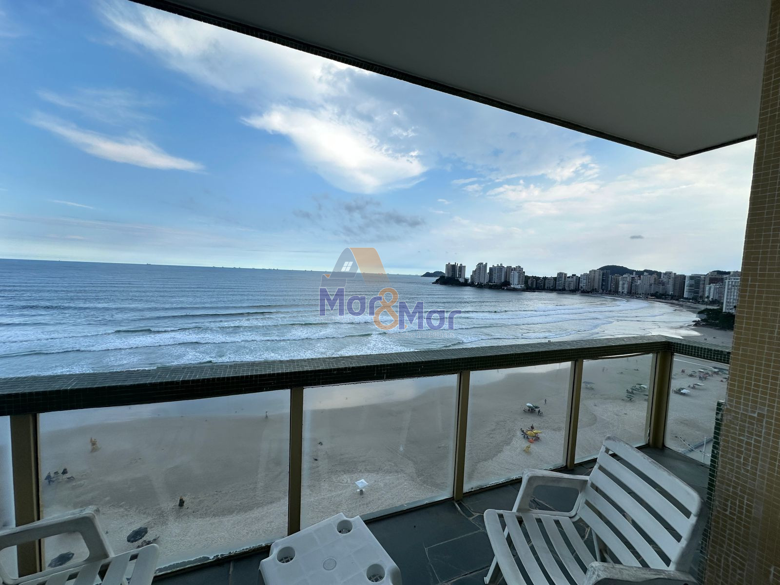 Apartamento Frente ao Mar nas Pitangueiras, Guarujá - SP