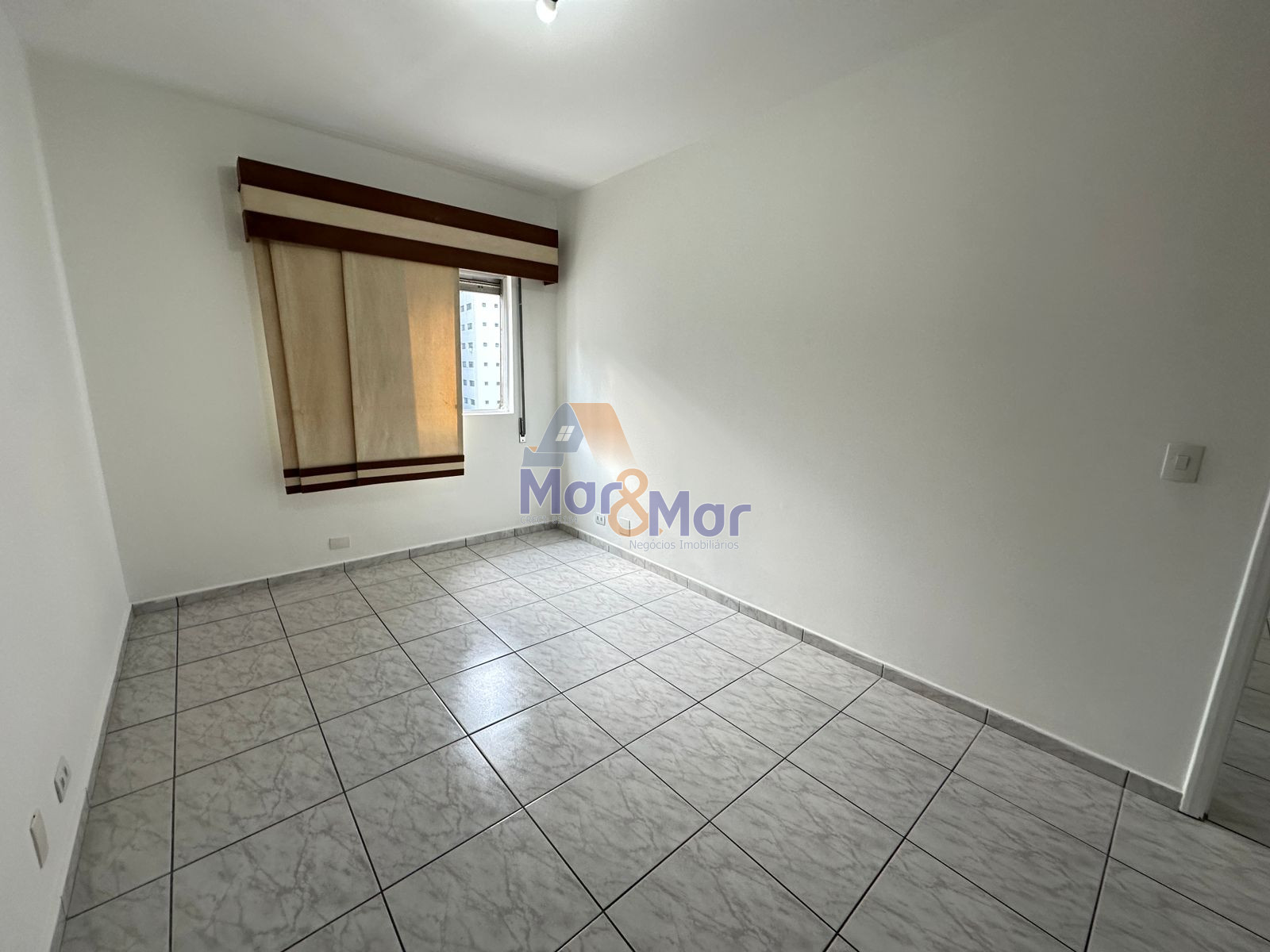 Apartamento na Praia da Pitangueiras, Guarujá-SP