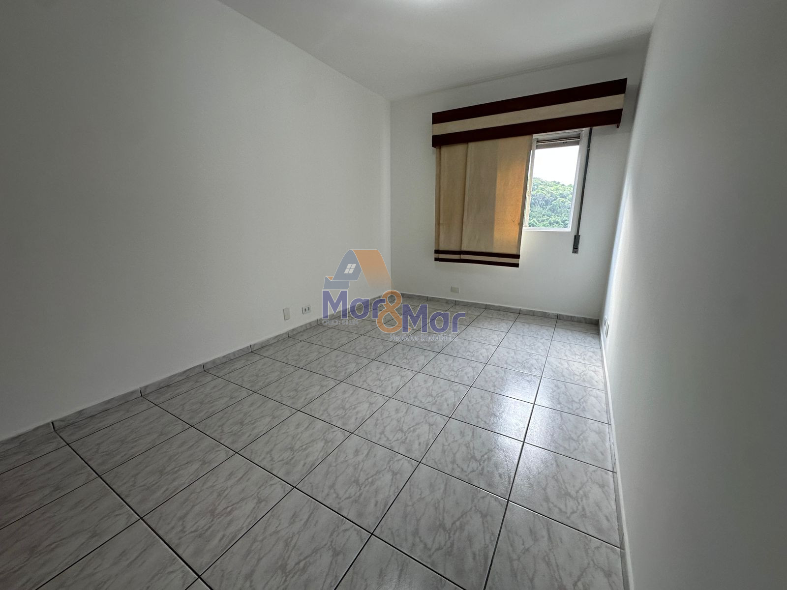 Apartamento na Praia da Pitangueiras, Guarujá-SP