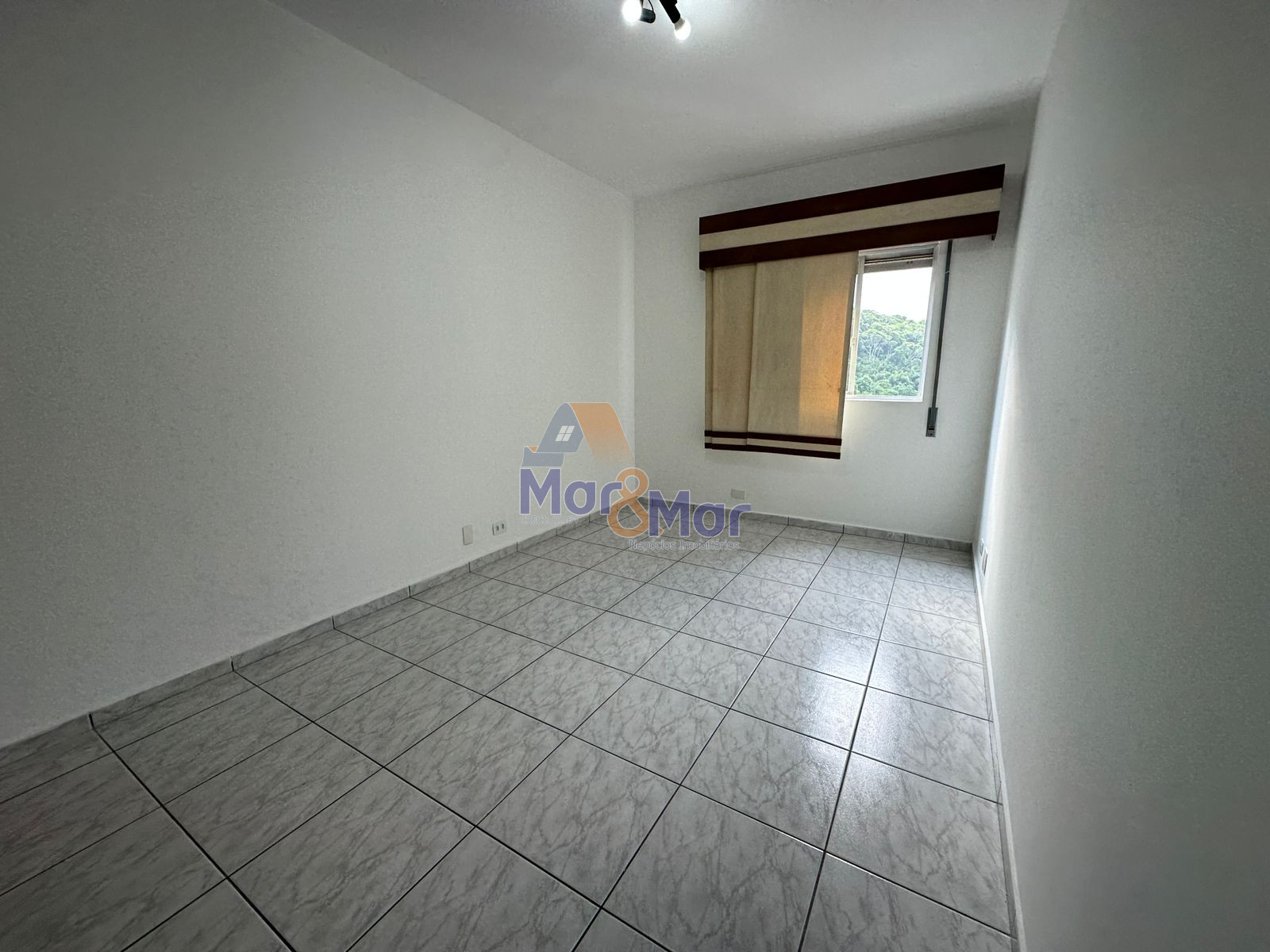 Apartamento na Praia da Pitangueiras, Guarujá-SP
