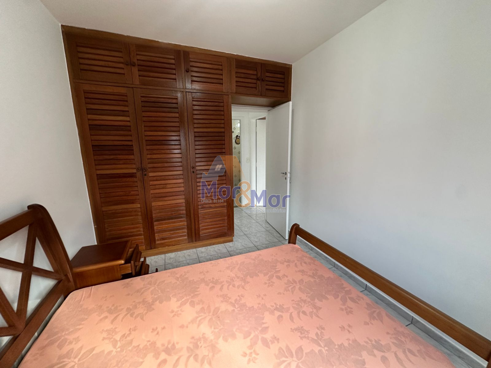 Apartamento na Praia da Pitangueiras, Guarujá-SP