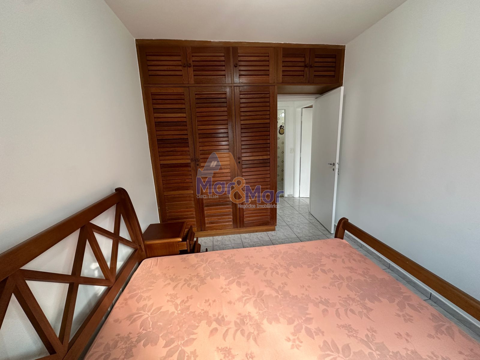 Apartamento na Praia da Pitangueiras, Guarujá-SP