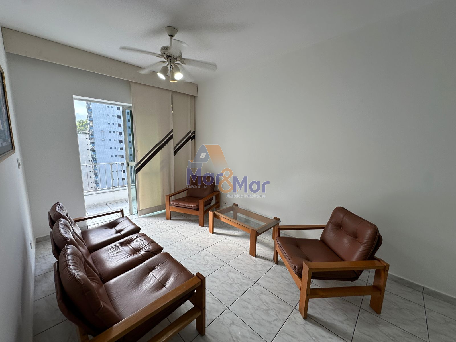 Apartamento na Praia da Pitangueiras, Guarujá-SP