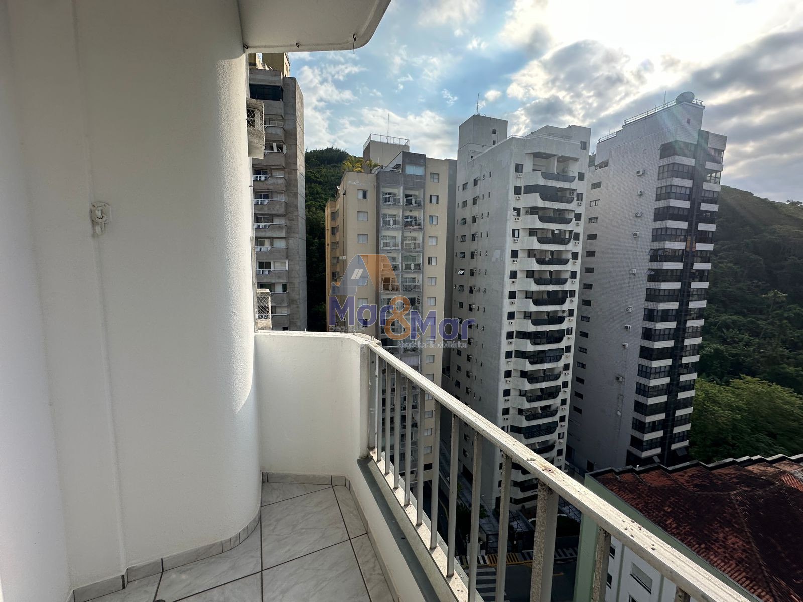 Apartamento na Praia da Pitangueiras, Guarujá-SP