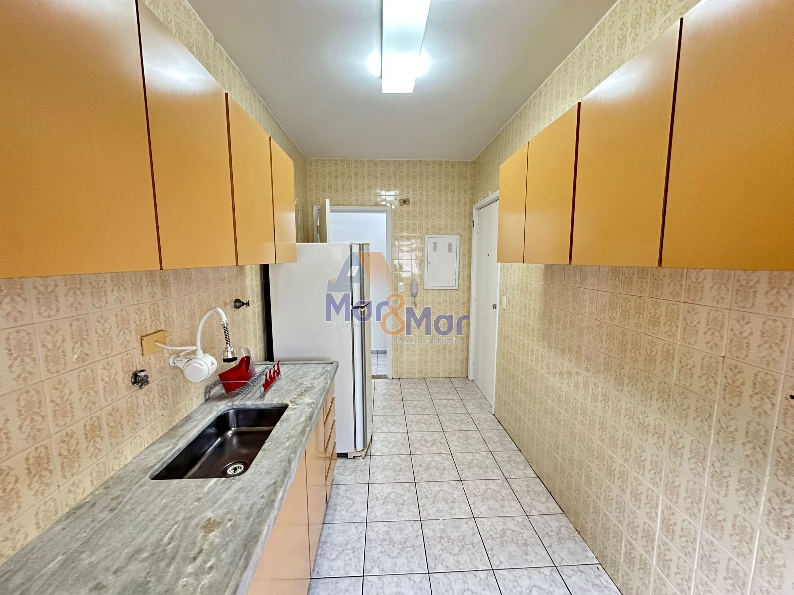 Apartamento na Praia da Pitangueiras, Guarujá-SP