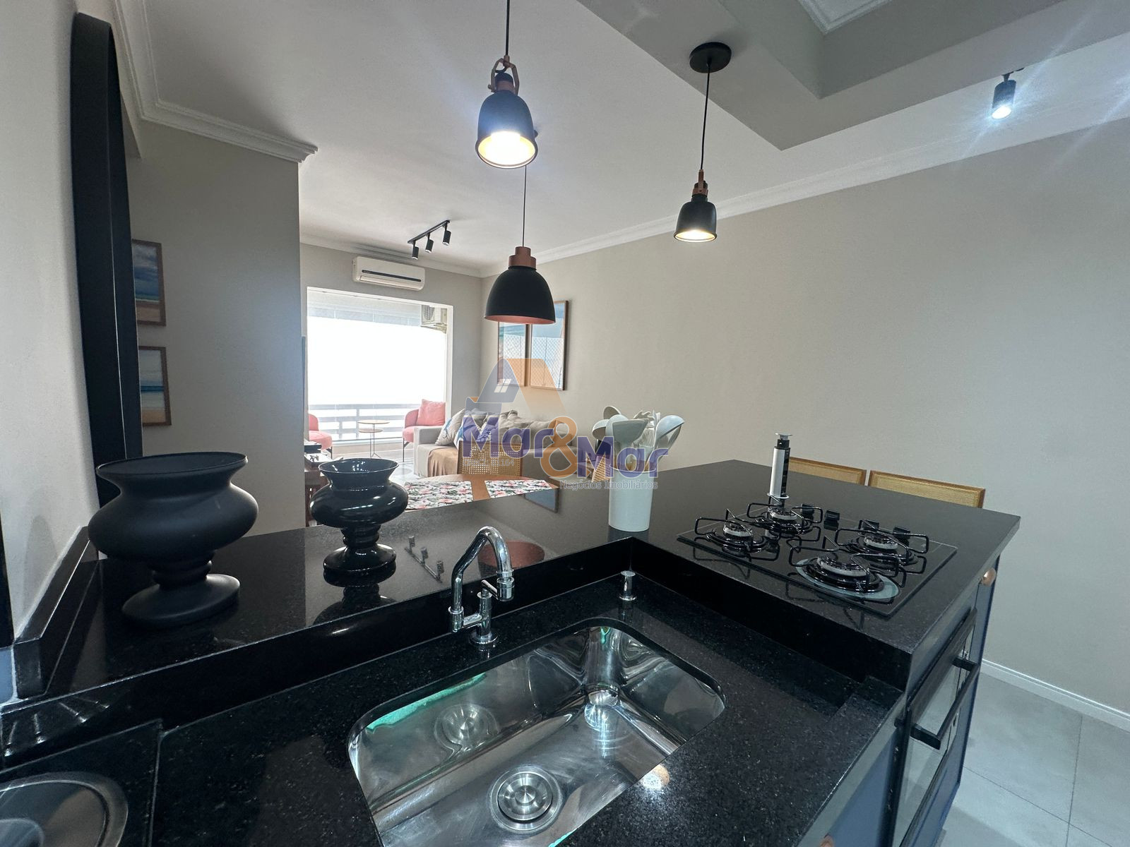 Apartamento na Praia da Enseada, Guarujá - SP