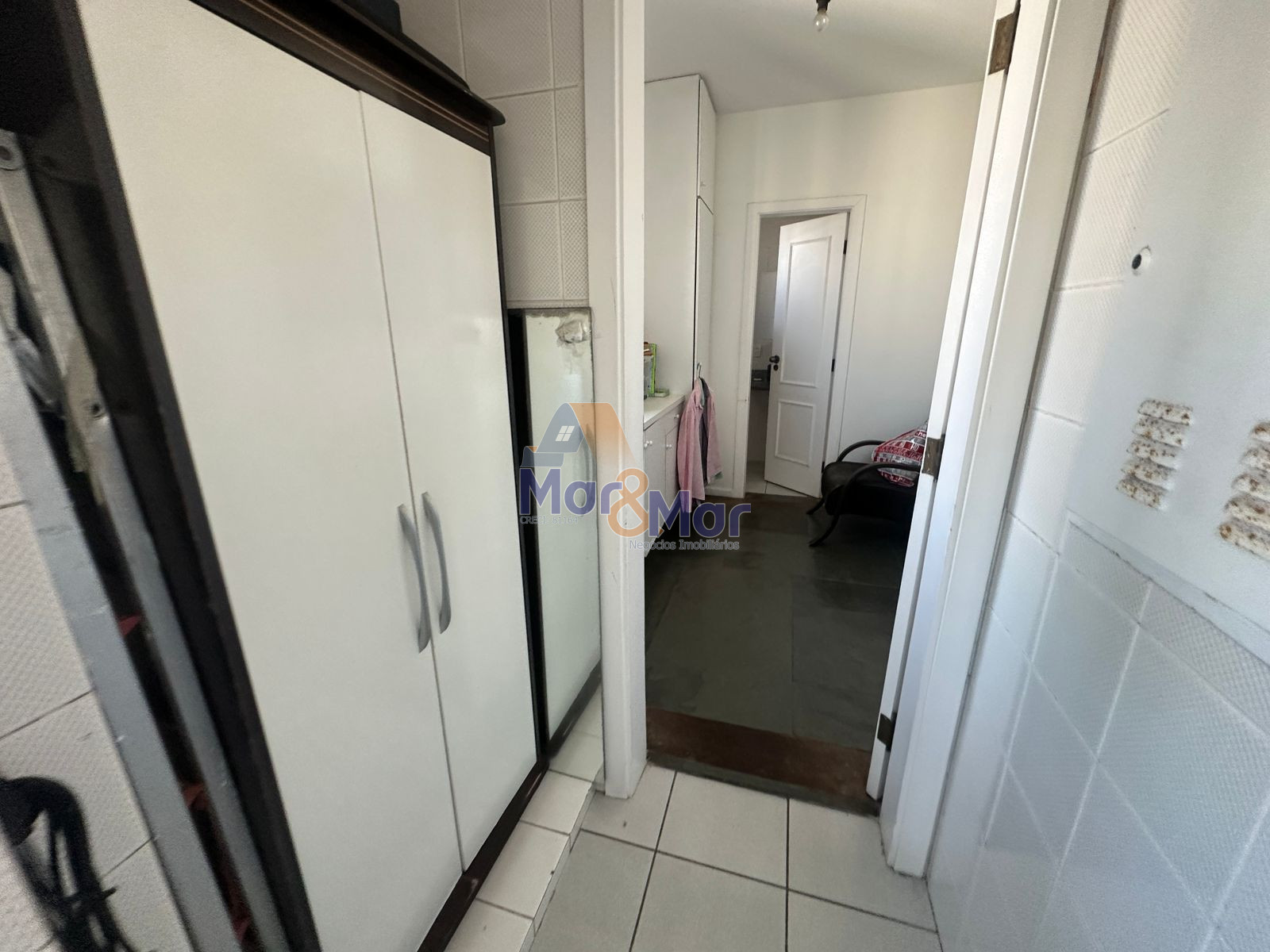 Apartamento na Praia da Pitangueiras, Guarujá - SP