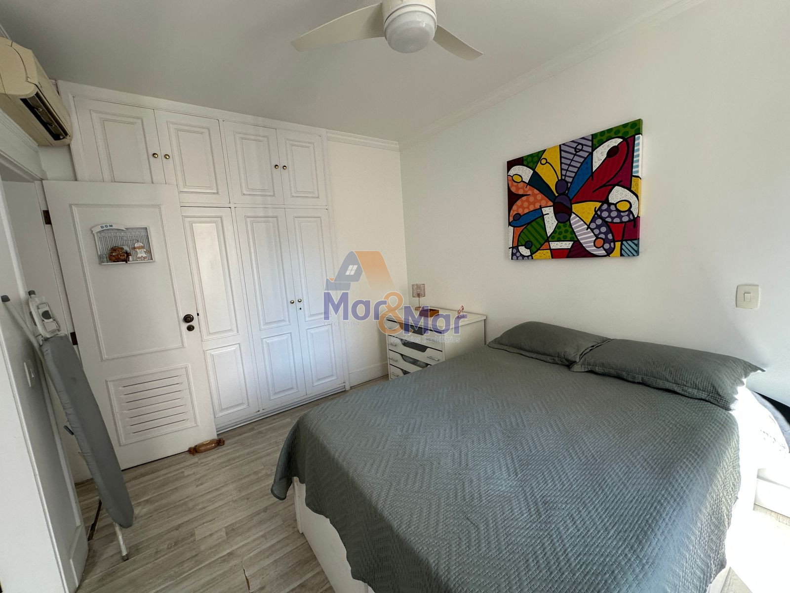 Apartamento na Praia da Pitangueiras, Guarujá - SP