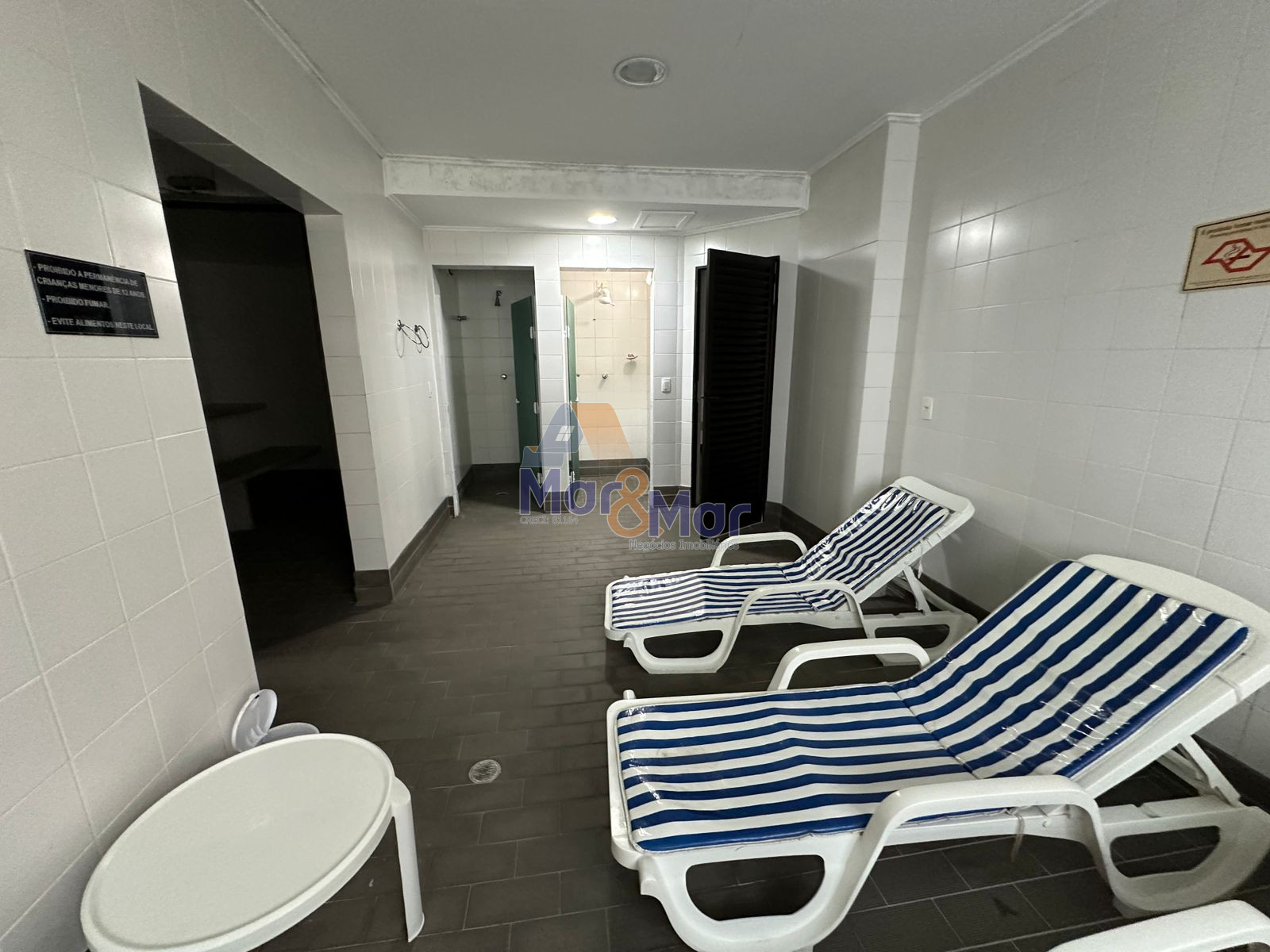 Apartamento na Praia da Pitangueiras, Guarujá - SP