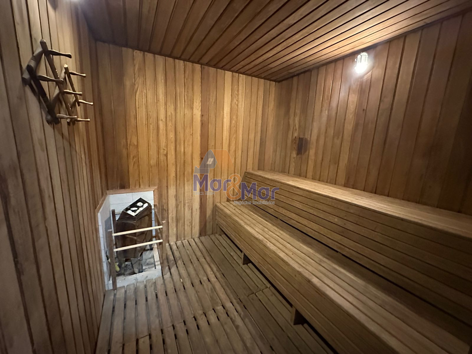 Apartamento na Praia da Pitangueiras, Guarujá - SP