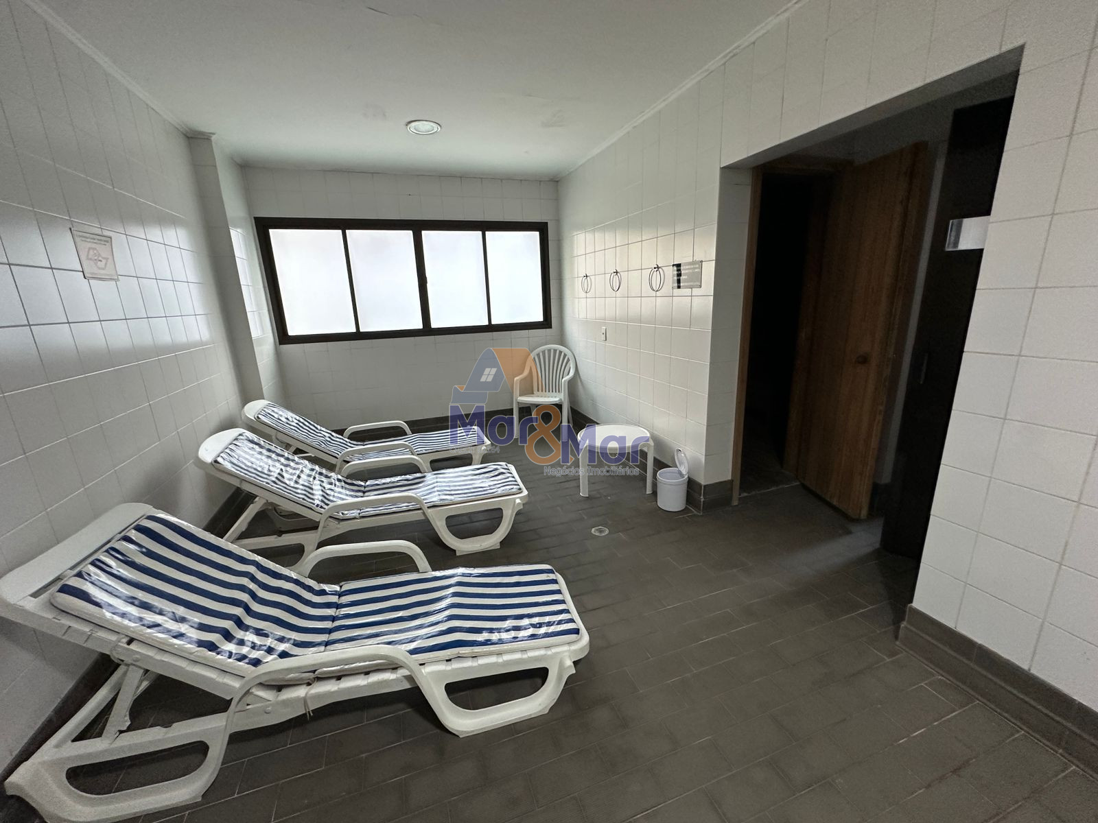 Apartamento na Praia da Pitangueiras, Guarujá - SP