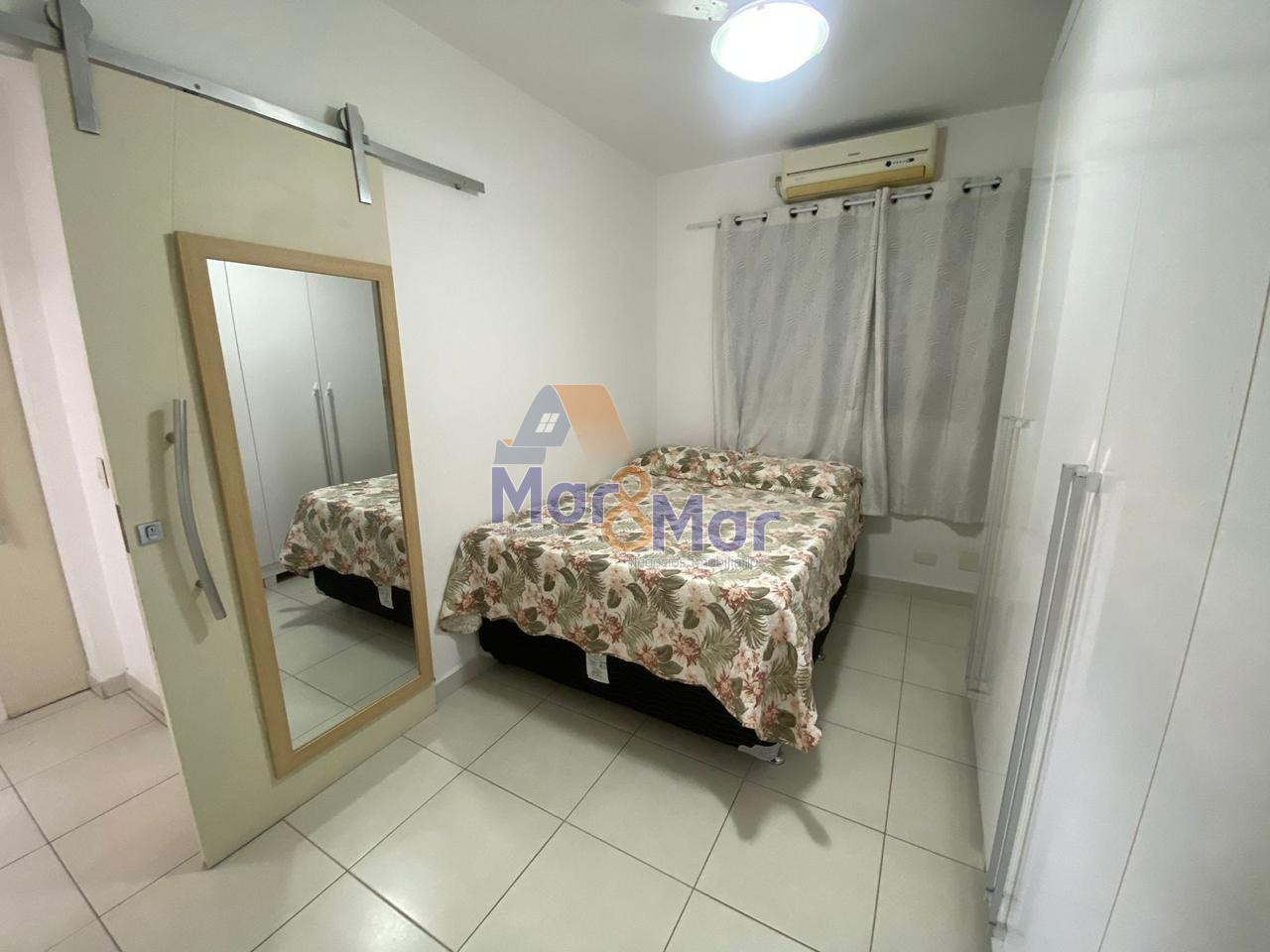 Apartamento na Praia da Enseada, Guarujá - SP