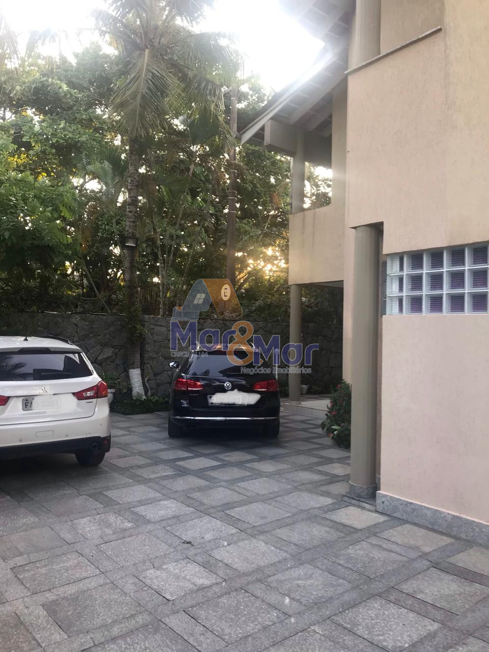 Casa Duplex à Venda no Guaiuba - Guarujá