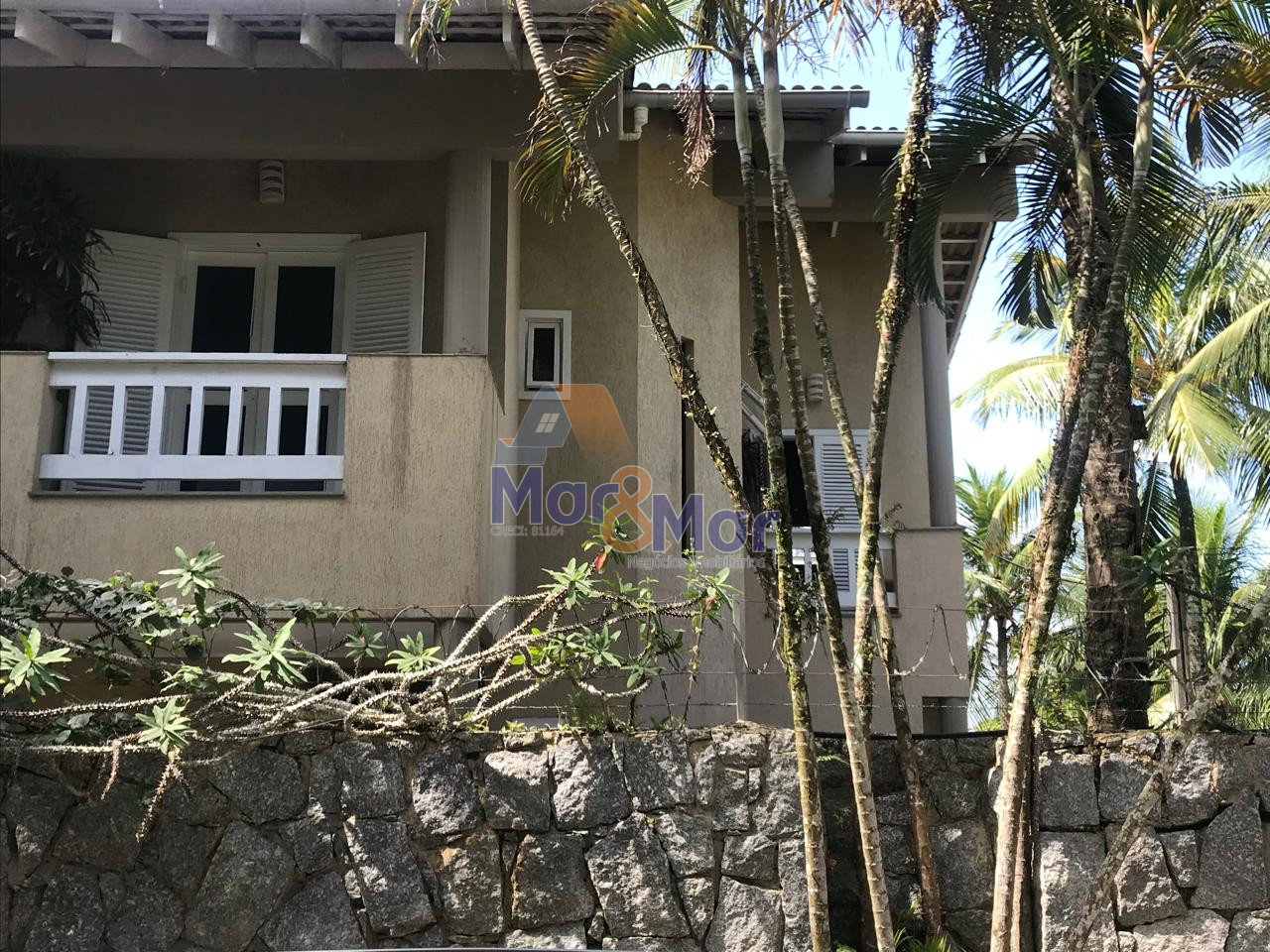 Casa Duplex à Venda no Guaiuba - Guarujá