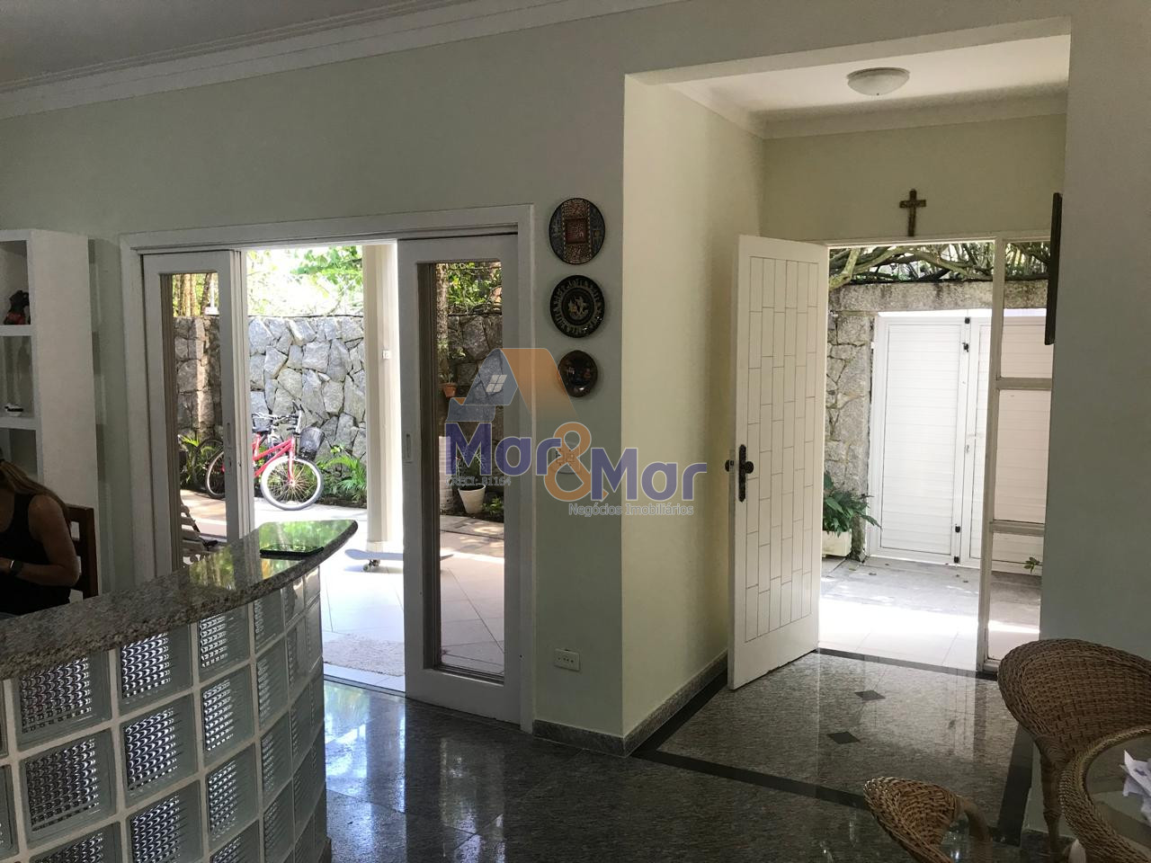 Casa Duplex à Venda no Guaiuba - Guarujá