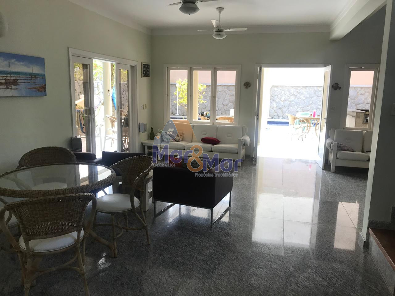 Casa Duplex à Venda no Guaiuba - Guarujá