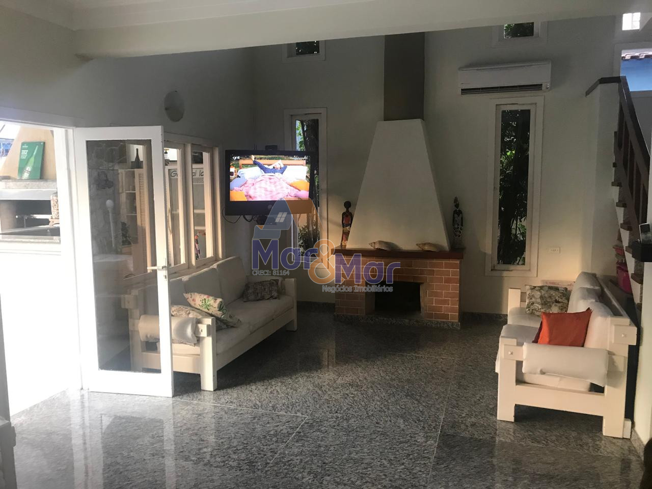 Casa Duplex à Venda no Guaiuba - Guarujá