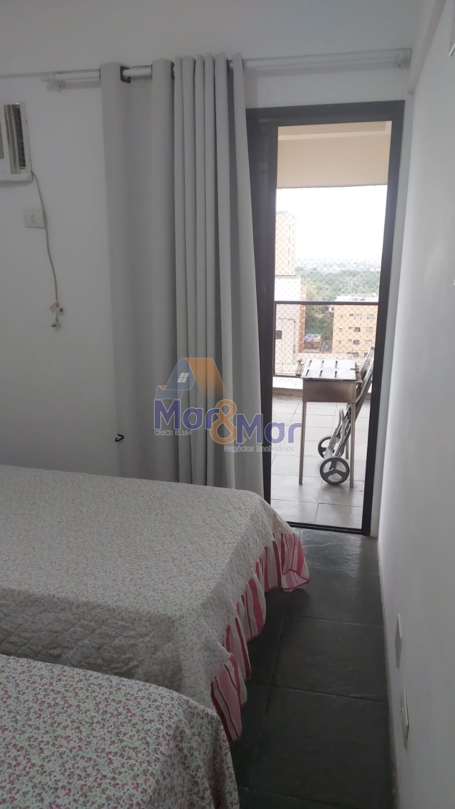 Apartamento na Praia da Enseada, Guarujá - SP