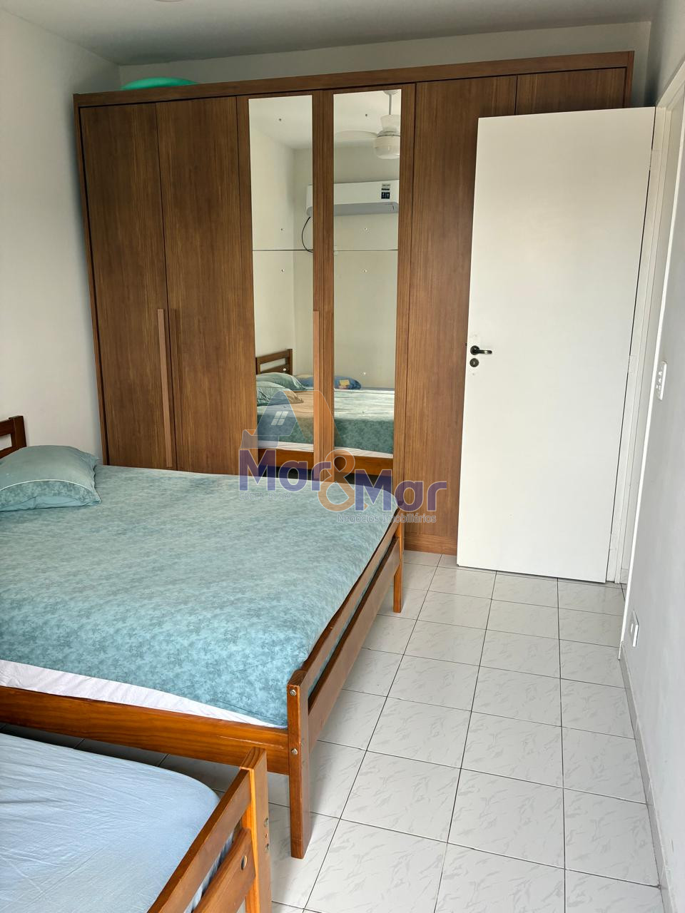Apartamento na Praia da Enseada, Guarujá - SP