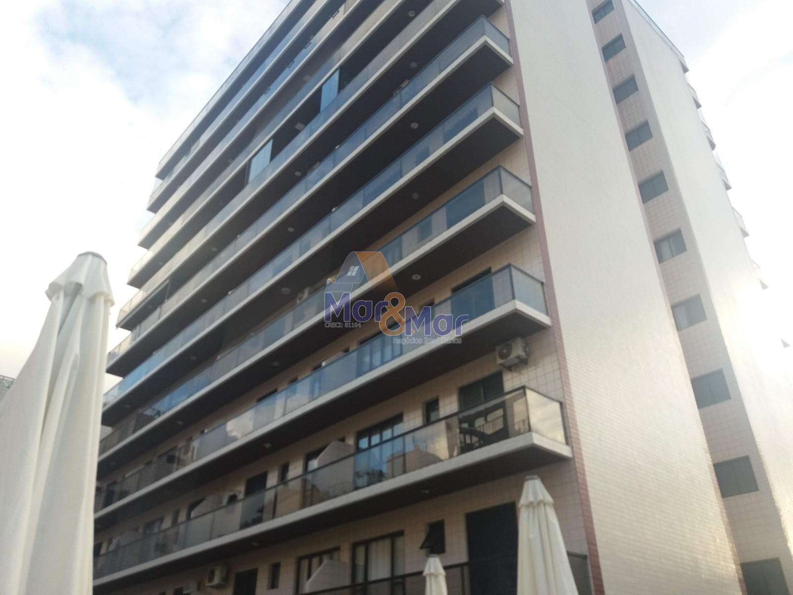 Apartamento na Praia da Enseada, Guarujá - SP