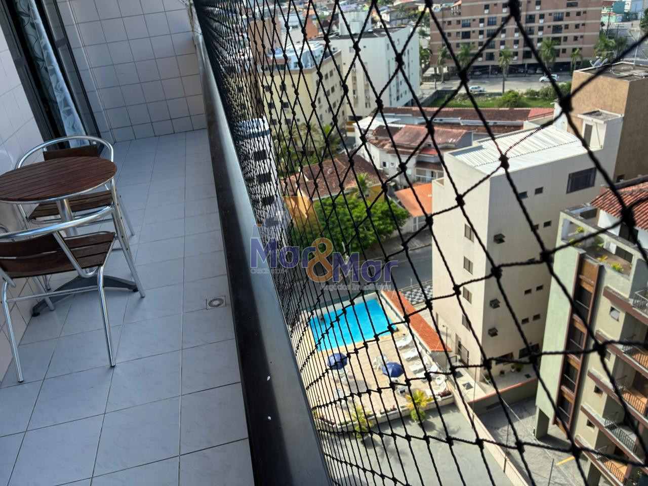 Apartamento na Praia da Enseada, Guarujá - SP