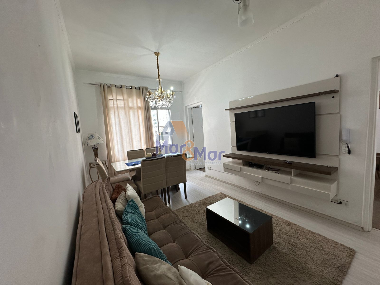 Apartamento na Praia das Pitangueiras, Guarujá - SP