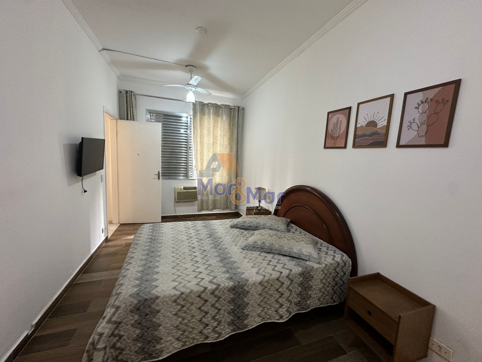 Apartamento na Praia das Pitangueiras, Guarujá - SP