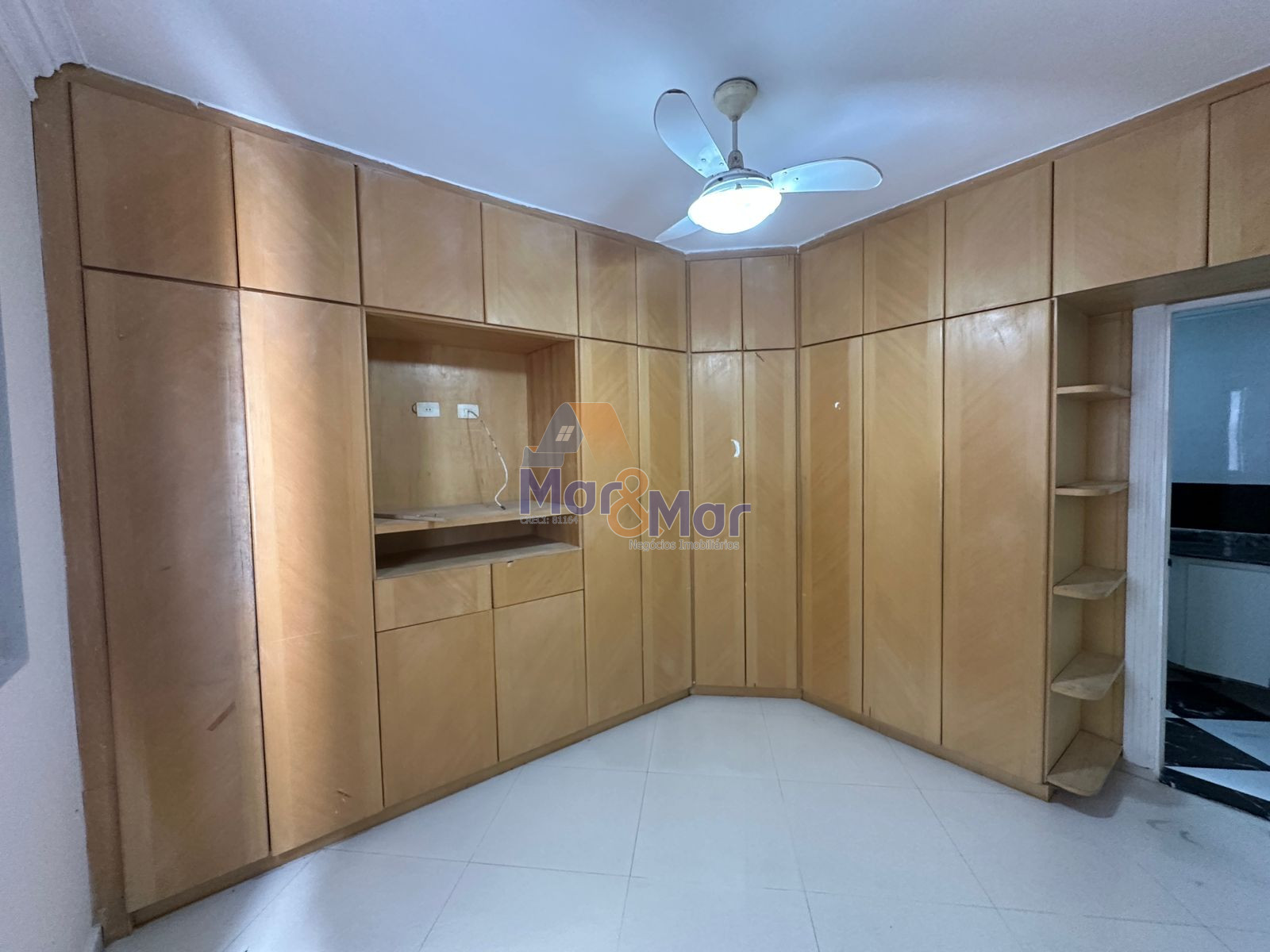 Apartamento na Praia das Pitangueiras, Guarujá - SP