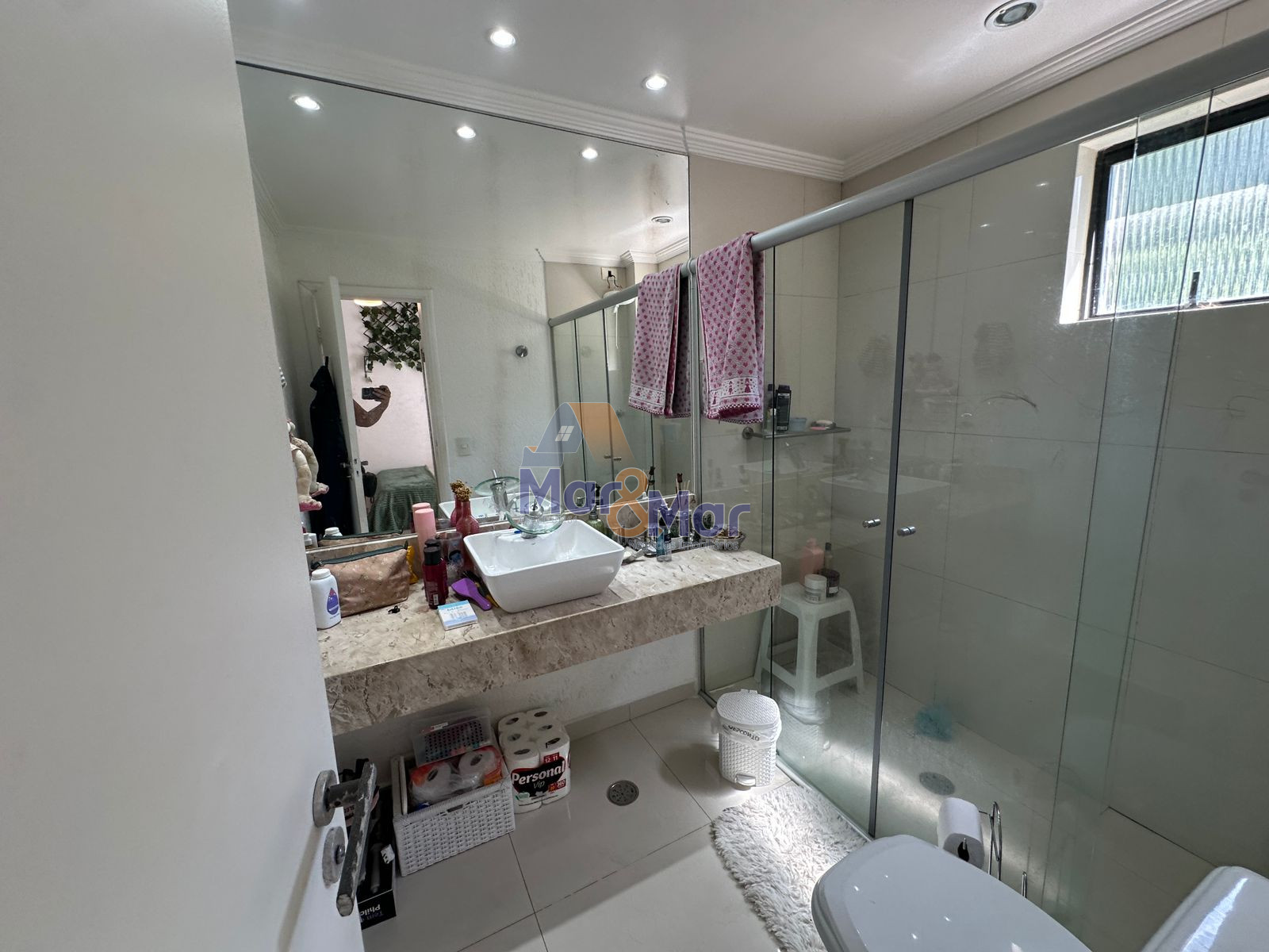 Apartamento na Praia das Pitangueiras, Guarujá - SP
