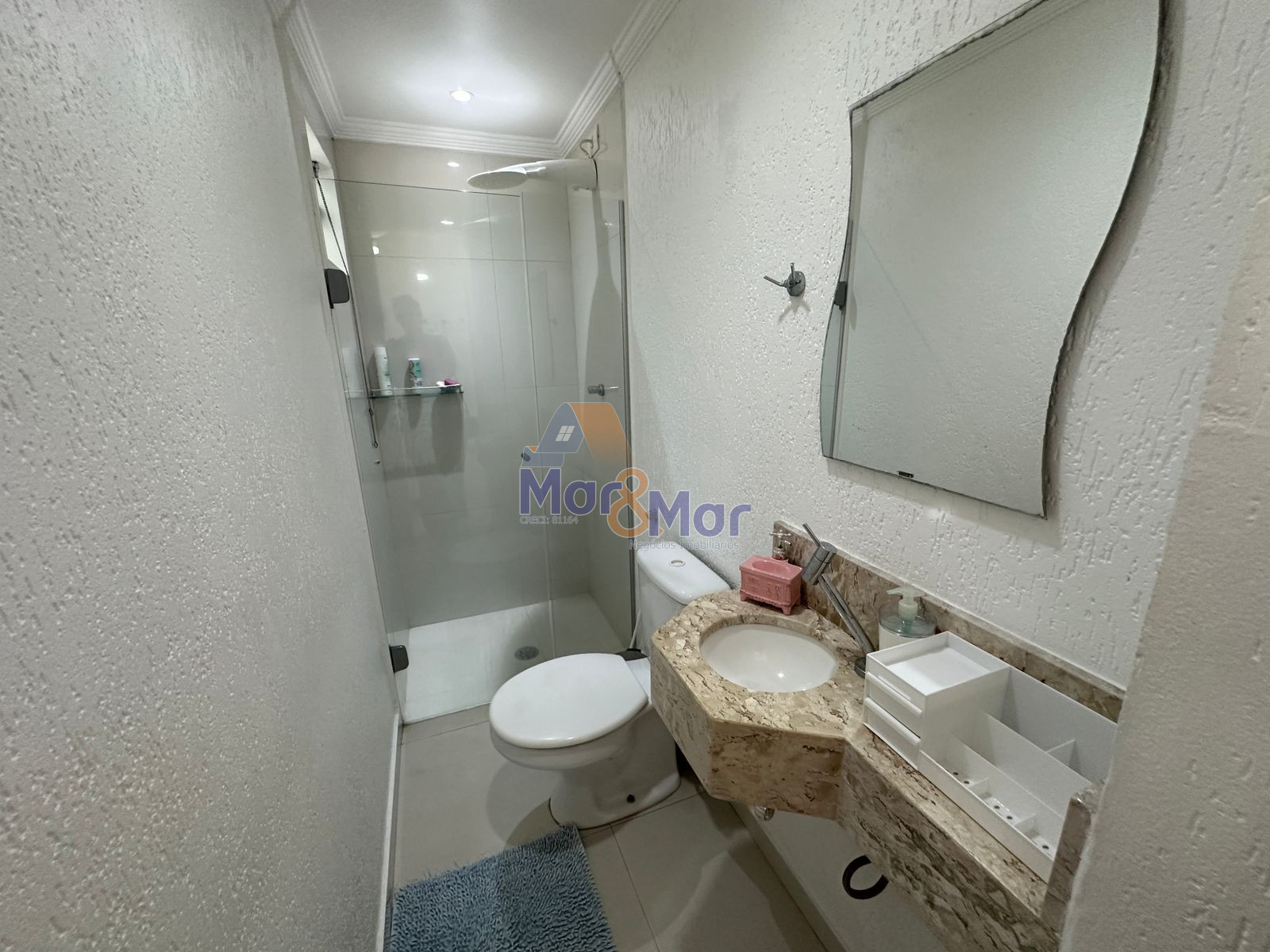 Apartamento na Praia das Pitangueiras, Guarujá - SP