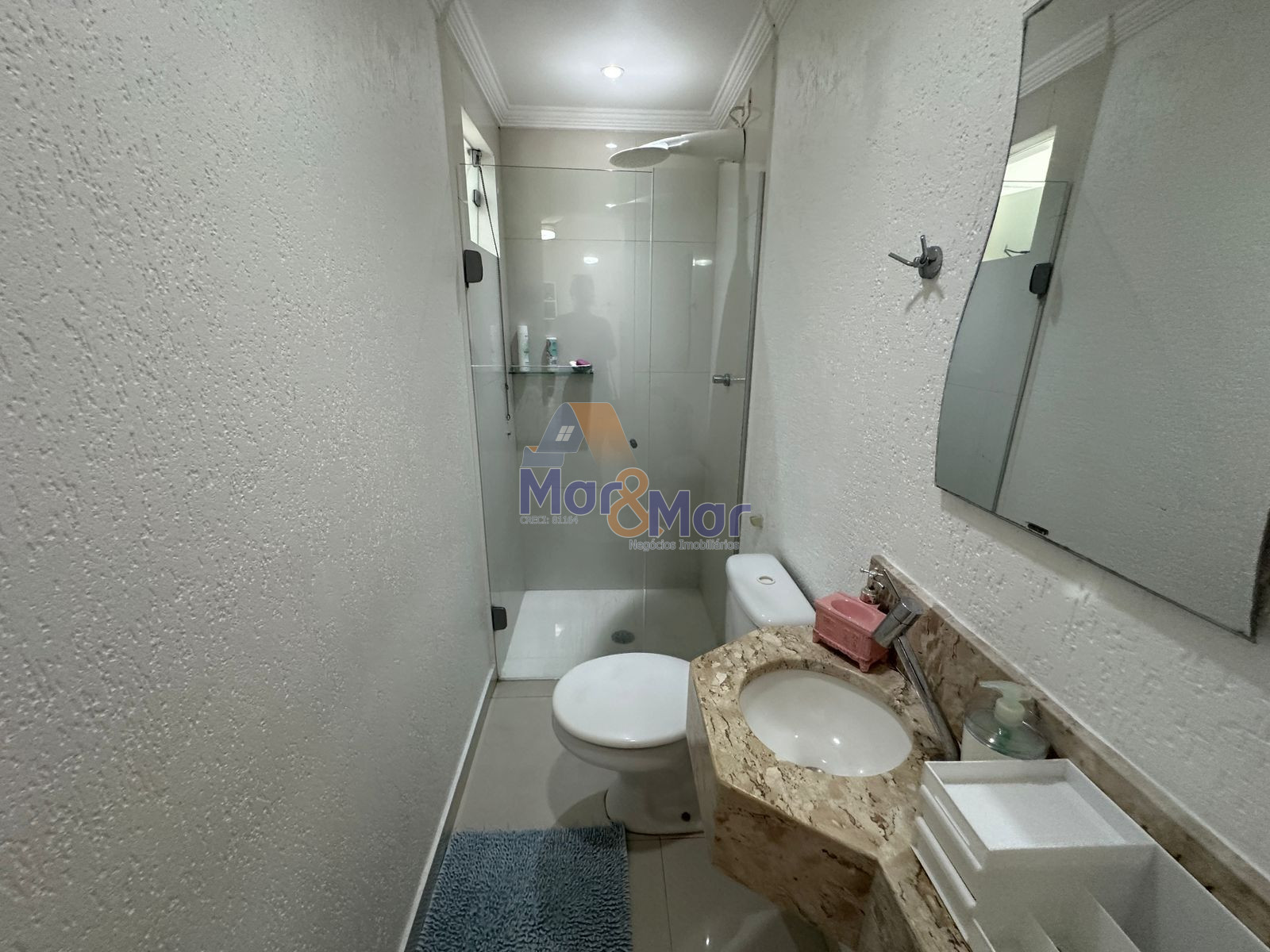 Apartamento na Praia das Pitangueiras, Guarujá - SP