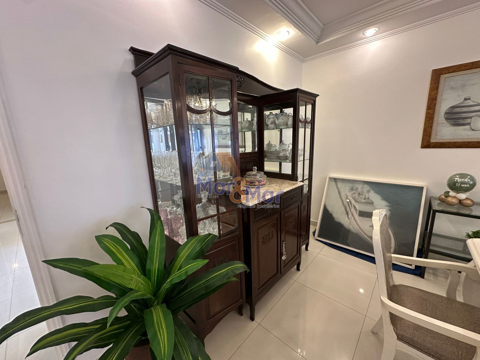 Apartamento na Praia das Pitangueiras, Guarujá - SP
