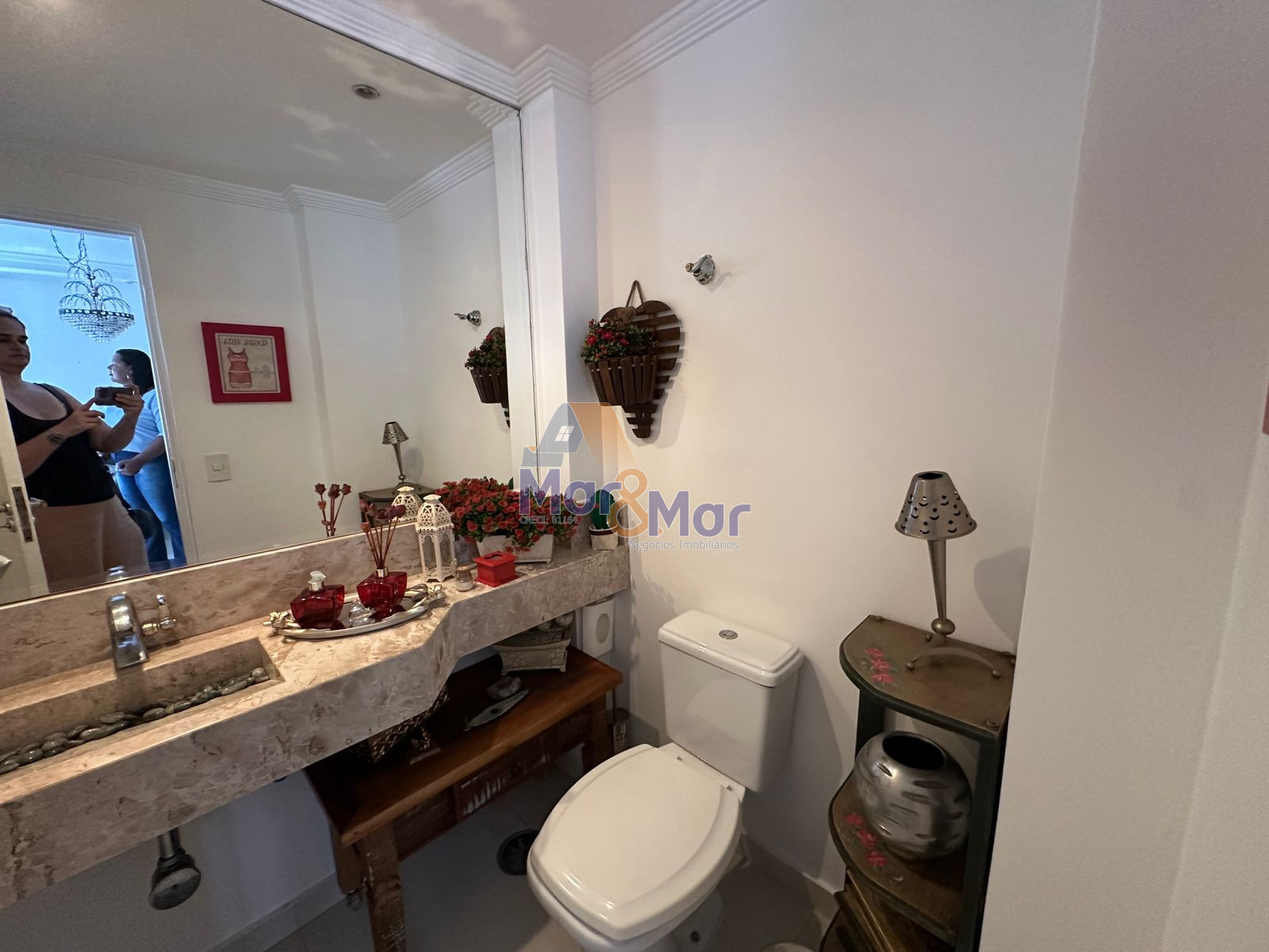 Apartamento na Praia das Pitangueiras, Guarujá - SP