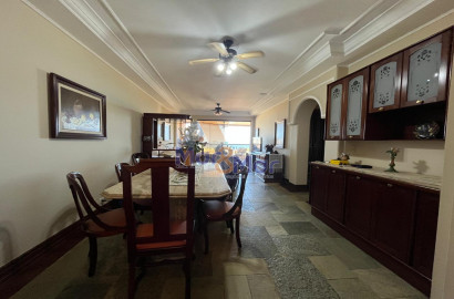 Apartamento na Praia da Enseada, Guarujá - SP