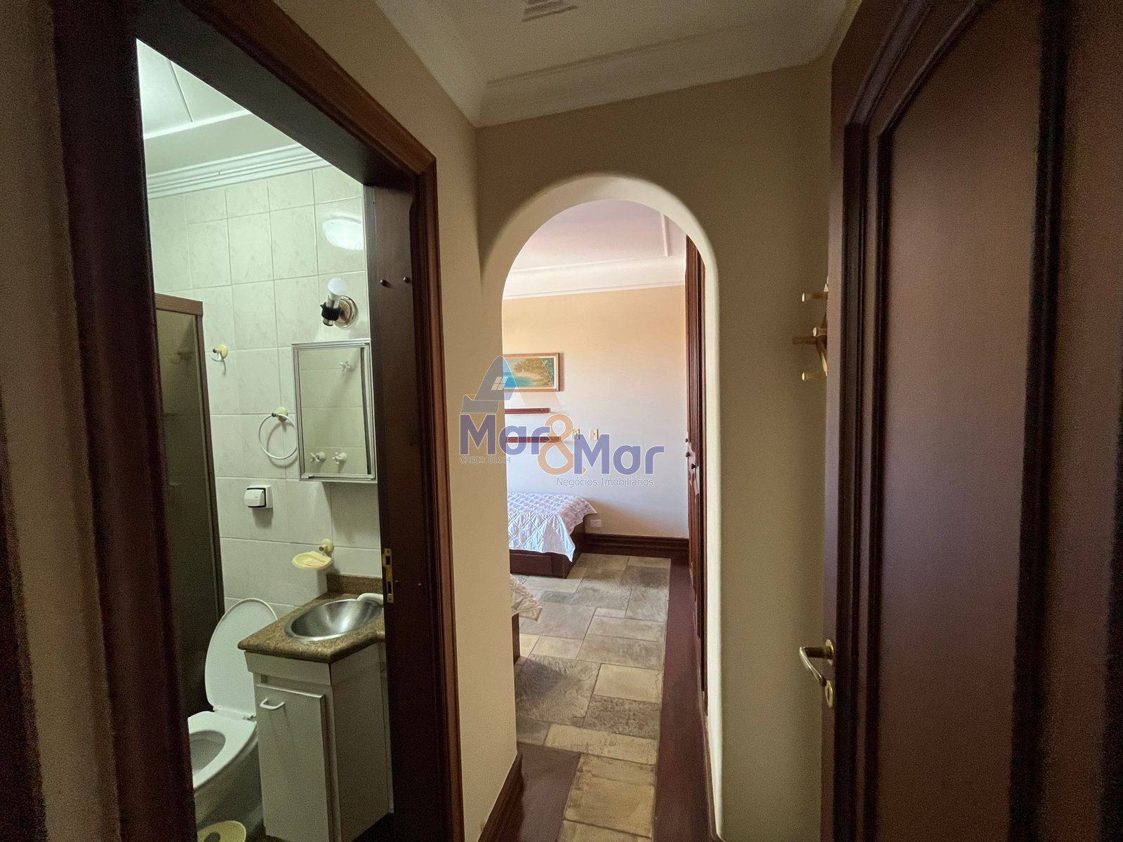 Apartamento na Praia da Enseada, Guarujá - SP