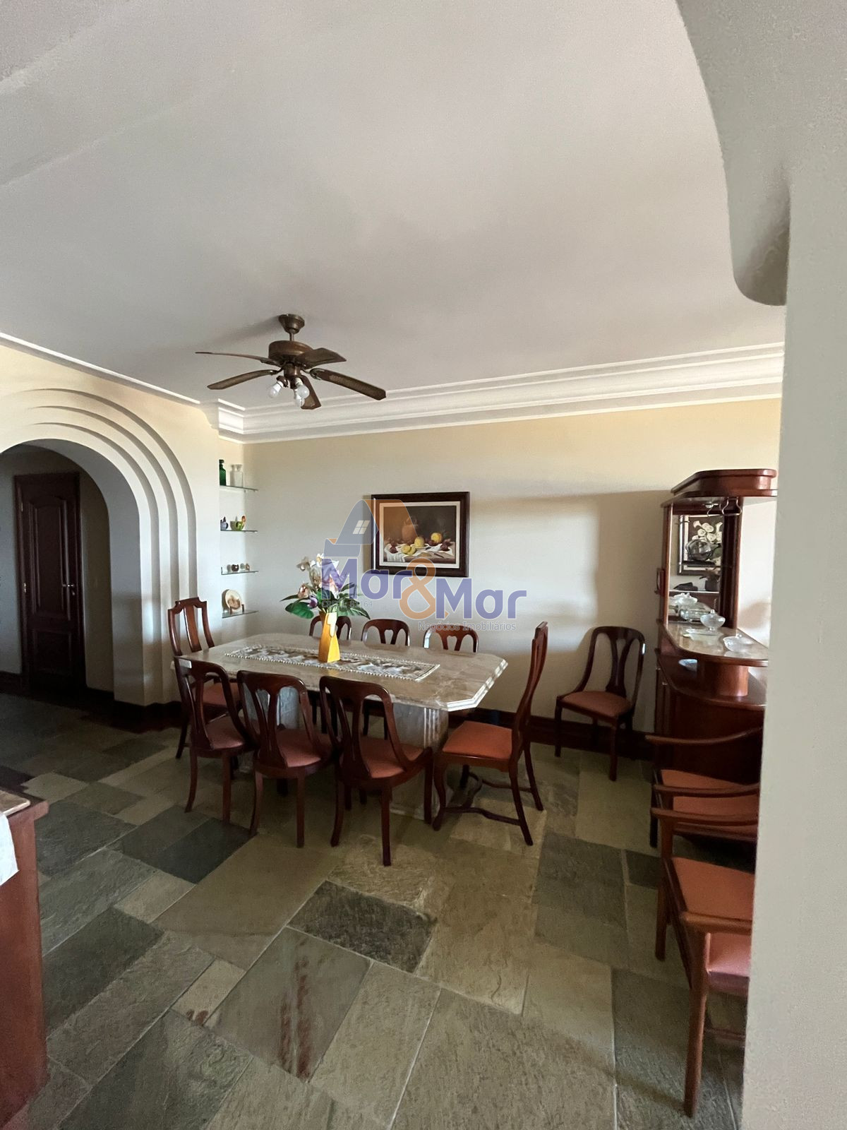 Apartamento na Praia da Enseada, Guarujá - SP