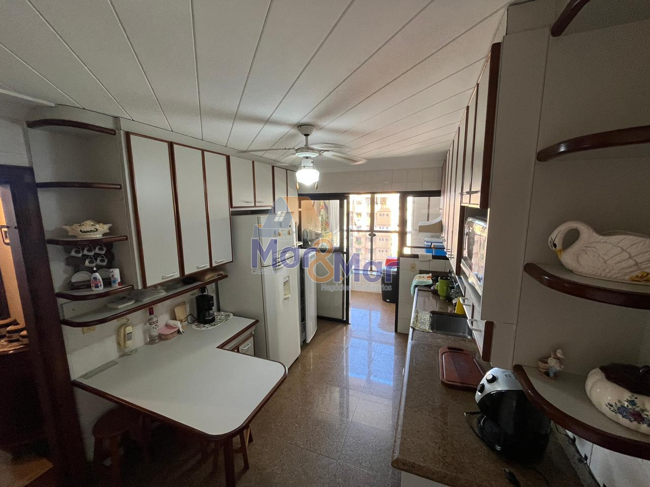 Apartamento na Praia da Enseada, Guarujá - SP
