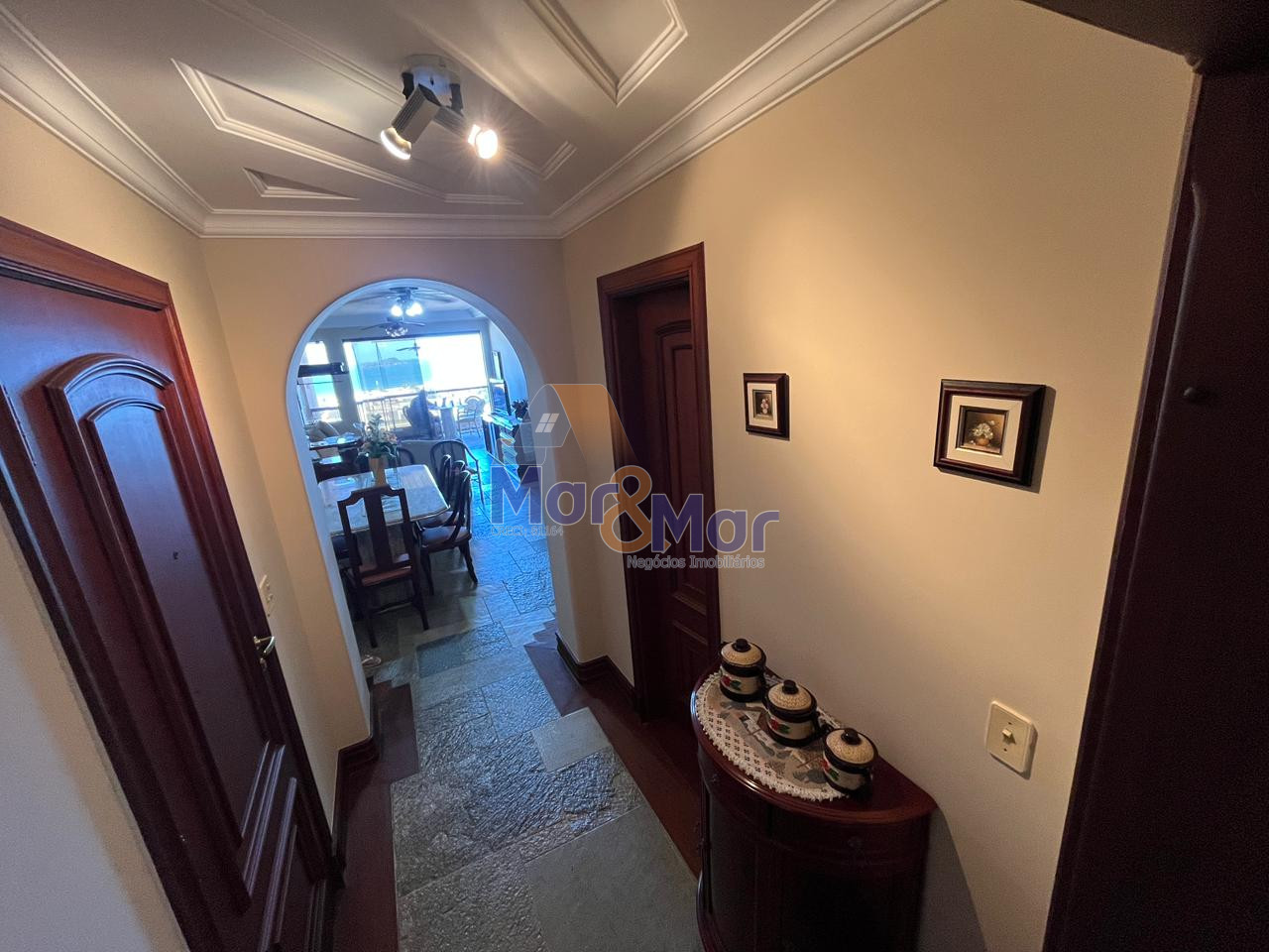 Apartamento na Praia da Enseada, Guarujá - SP
