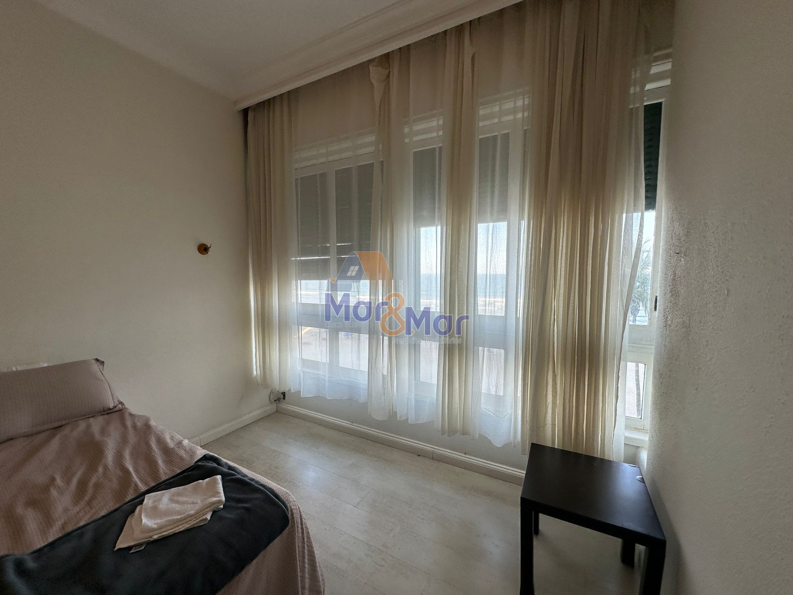 Apartamento Frente ao Mar nas Pitangueiras, Guarujá - SP