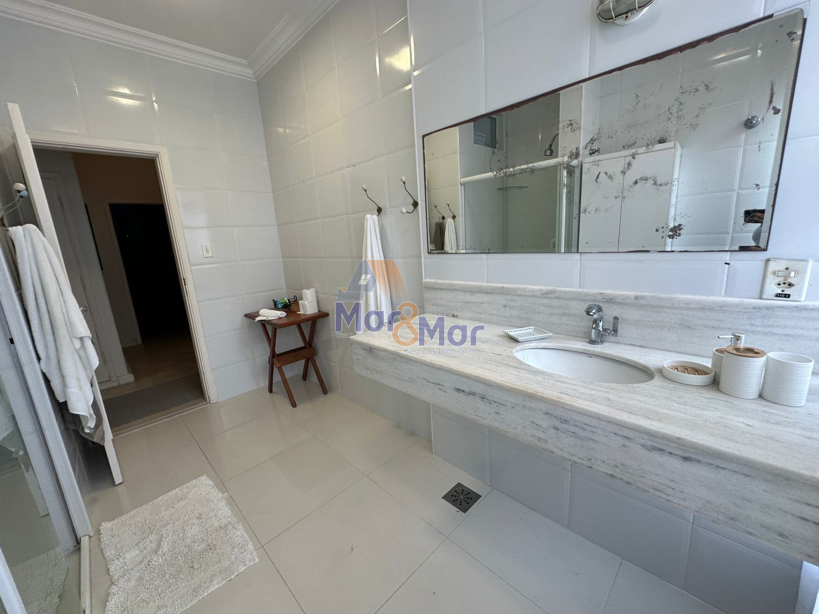 Apartamento Frente ao Mar nas Pitangueiras, Guarujá - SP