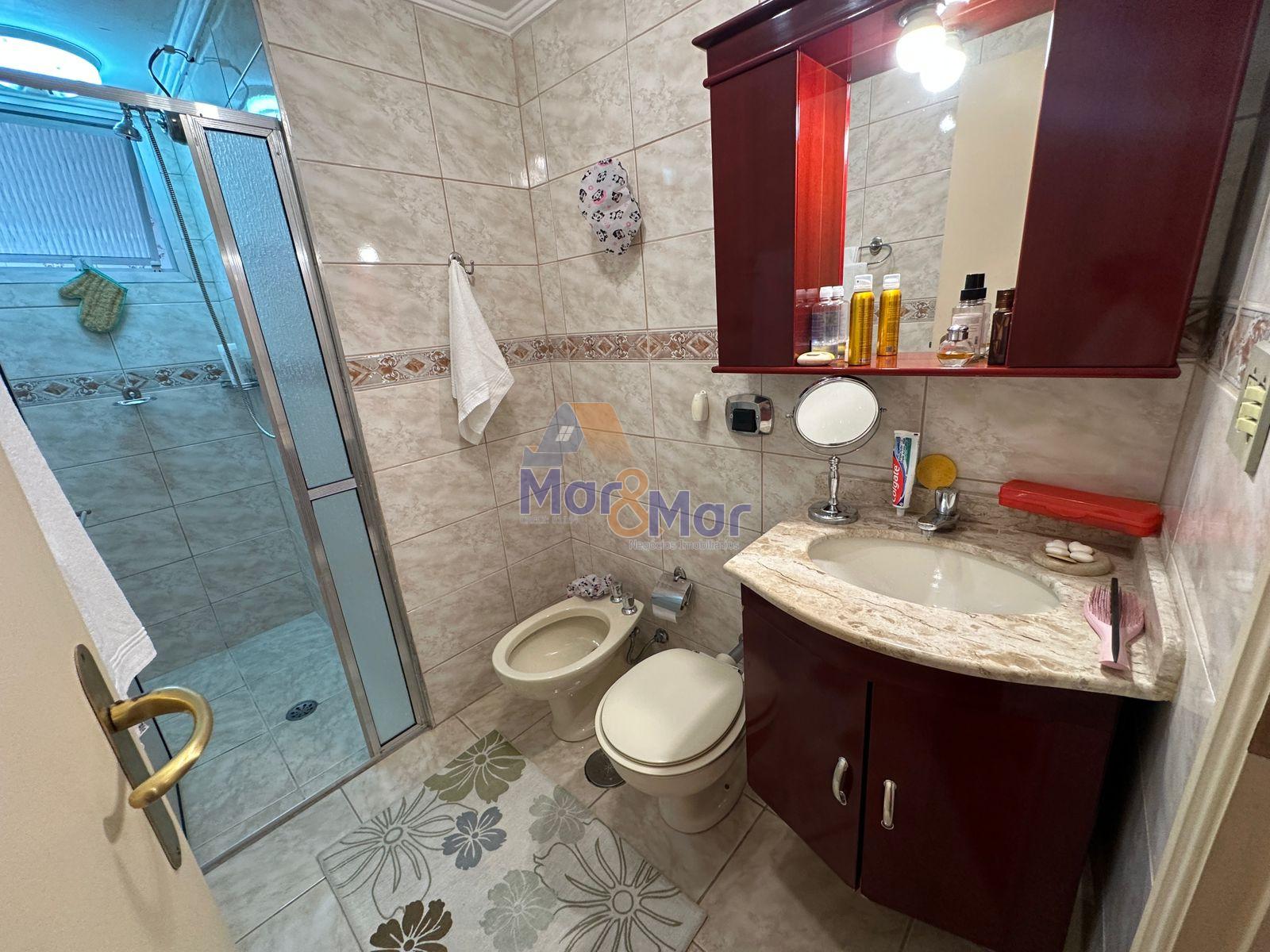 Apartamento na Praia da Enseada, Guarujá - SP