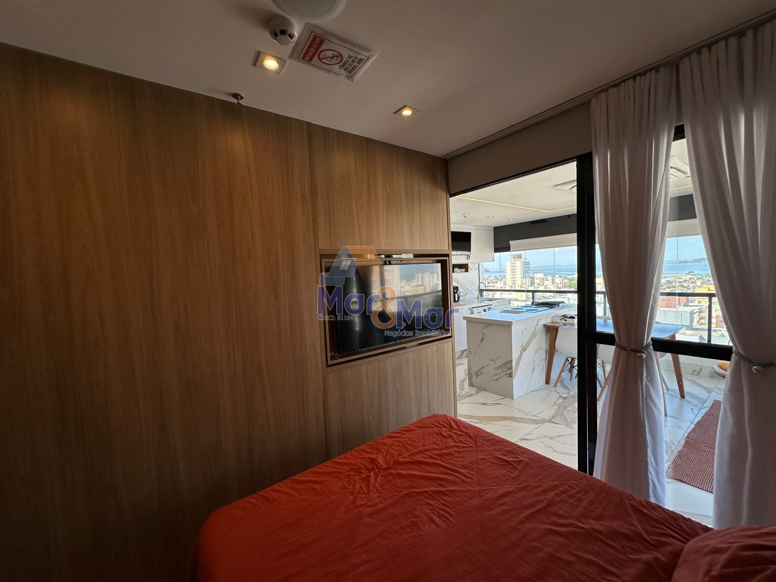 Apartamento na Praia da Enseada, Guarujá - SP