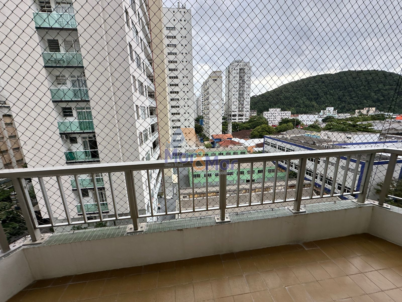 Apartamento na Praia das Pitangueiras, Guarujá - SP