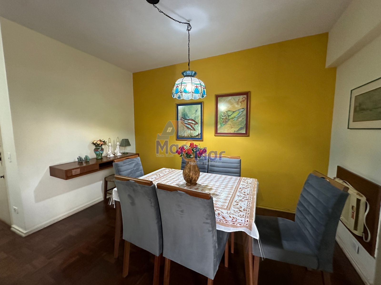 Apartamento na Praia das Pitangueiras, Guarujá - SP
