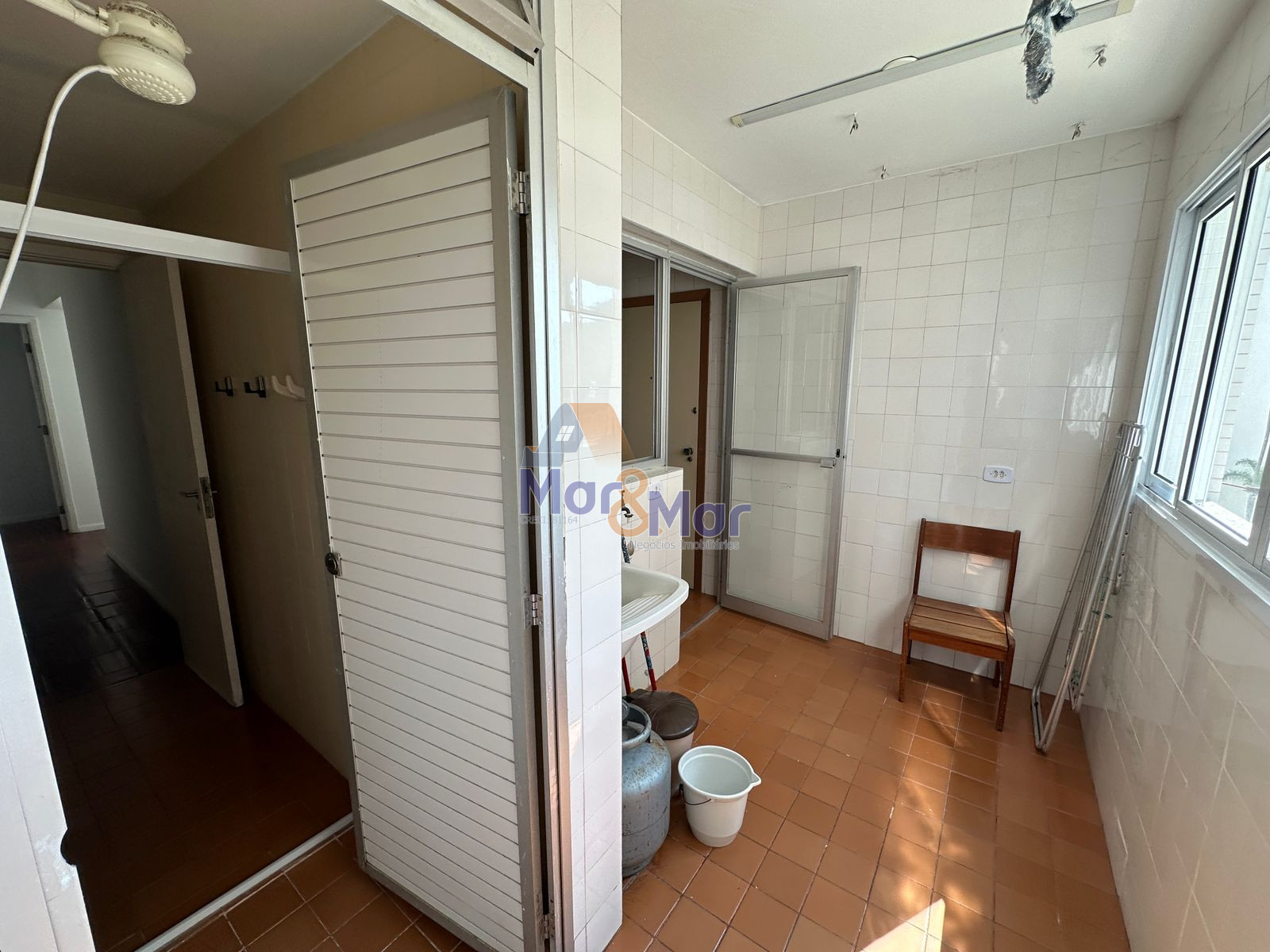 Apartamento na Praia das Pitangueiras, Guarujá - SP