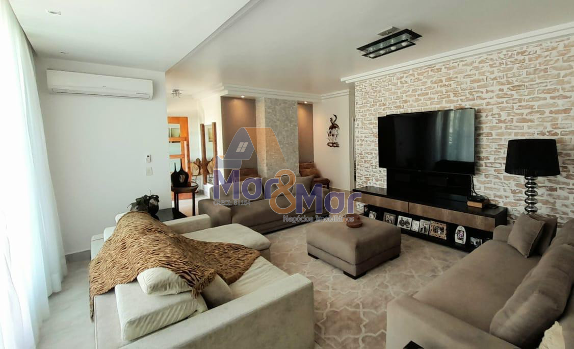 Casa em Condomínio na Praia da Enseada, Guarujá - SP