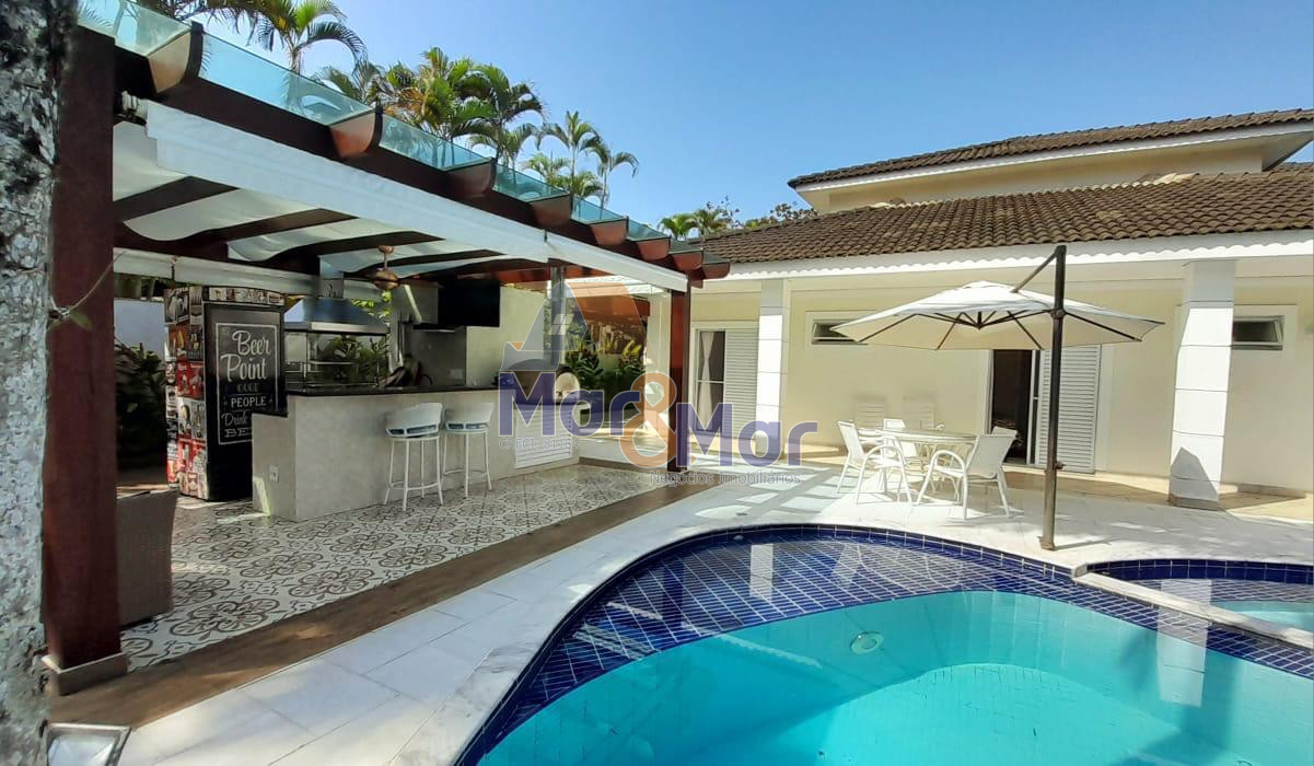 Casa em Condomínio na Praia da Enseada, Guarujá - SP