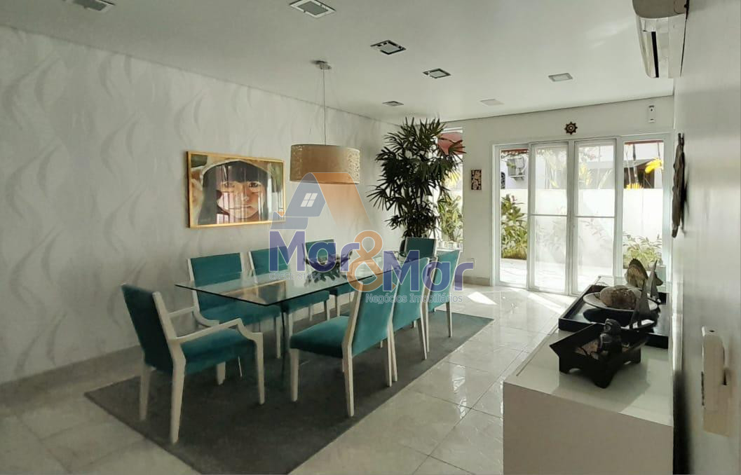 Casa em Condomínio na Praia da Enseada, Guarujá - SP
