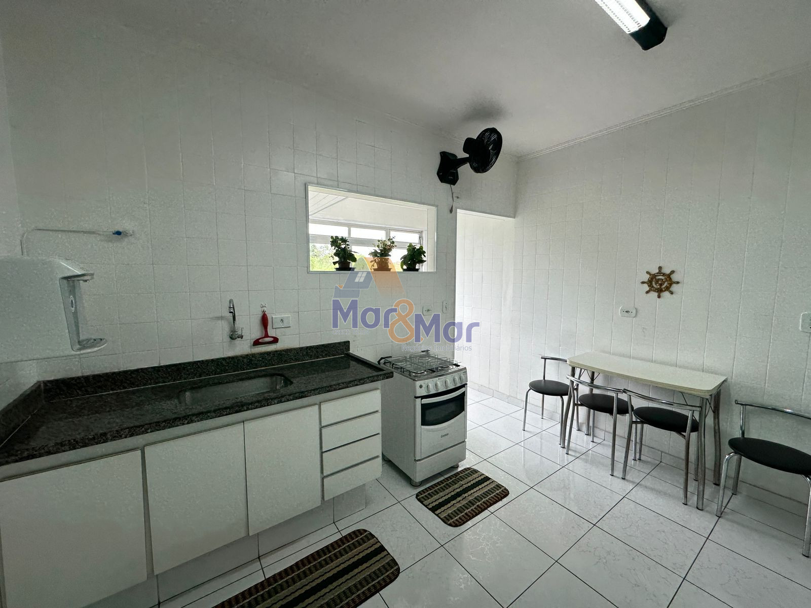 Apartamento na Praia das Astúrias, Guarujá - SP